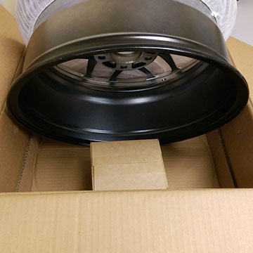 Installation Hardware Kit: Located Inside Wheel Box